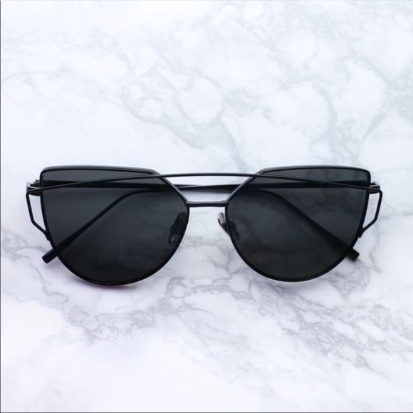 Accessories - ANDY🖤 black metal frame cateye sunglasses